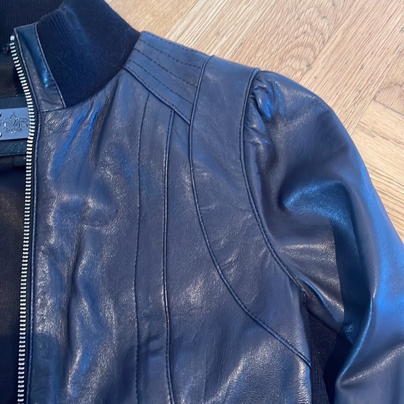 **SOLD** Mackage bomber jacket in black leather - Picture 3 of 4